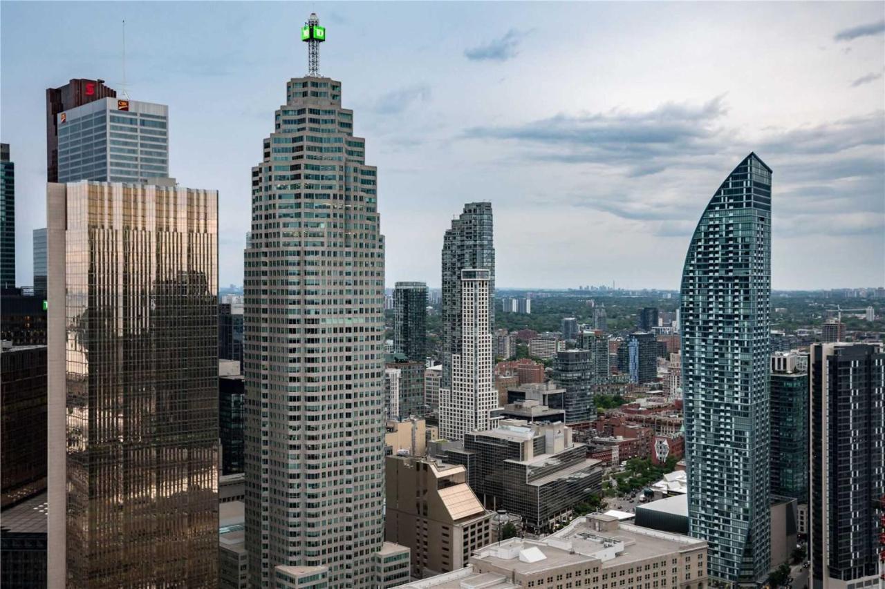Luxury Downtown Toronto 2 Bedroom Suite With City And Lake Views And Free Parking Exterior foto