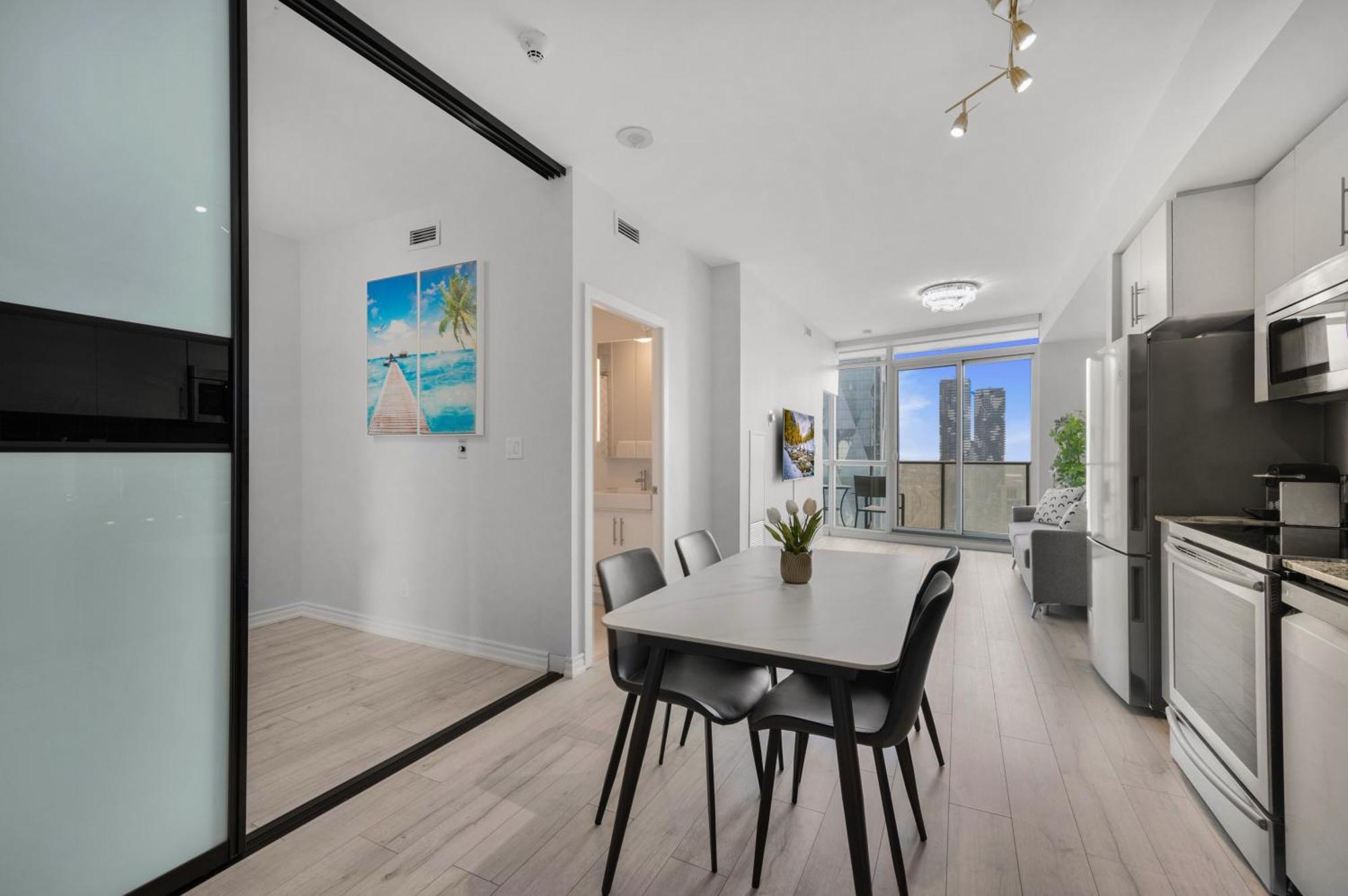 Luxury Downtown Toronto 2 Bedroom Suite With City And Lake Views And Free Parking Exterior foto