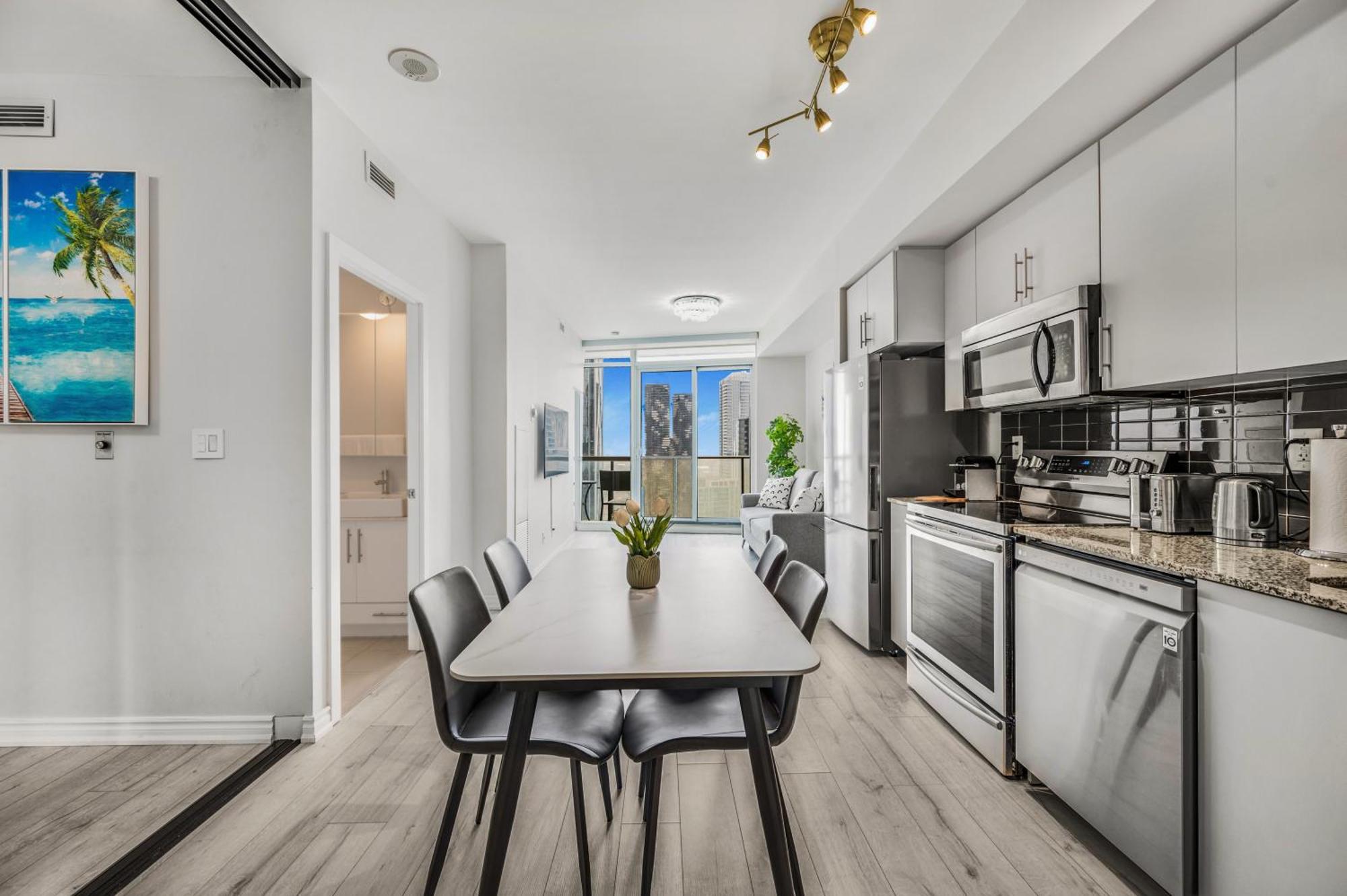 Luxury Downtown Toronto 2 Bedroom Suite With City And Lake Views And Free Parking Exterior foto
